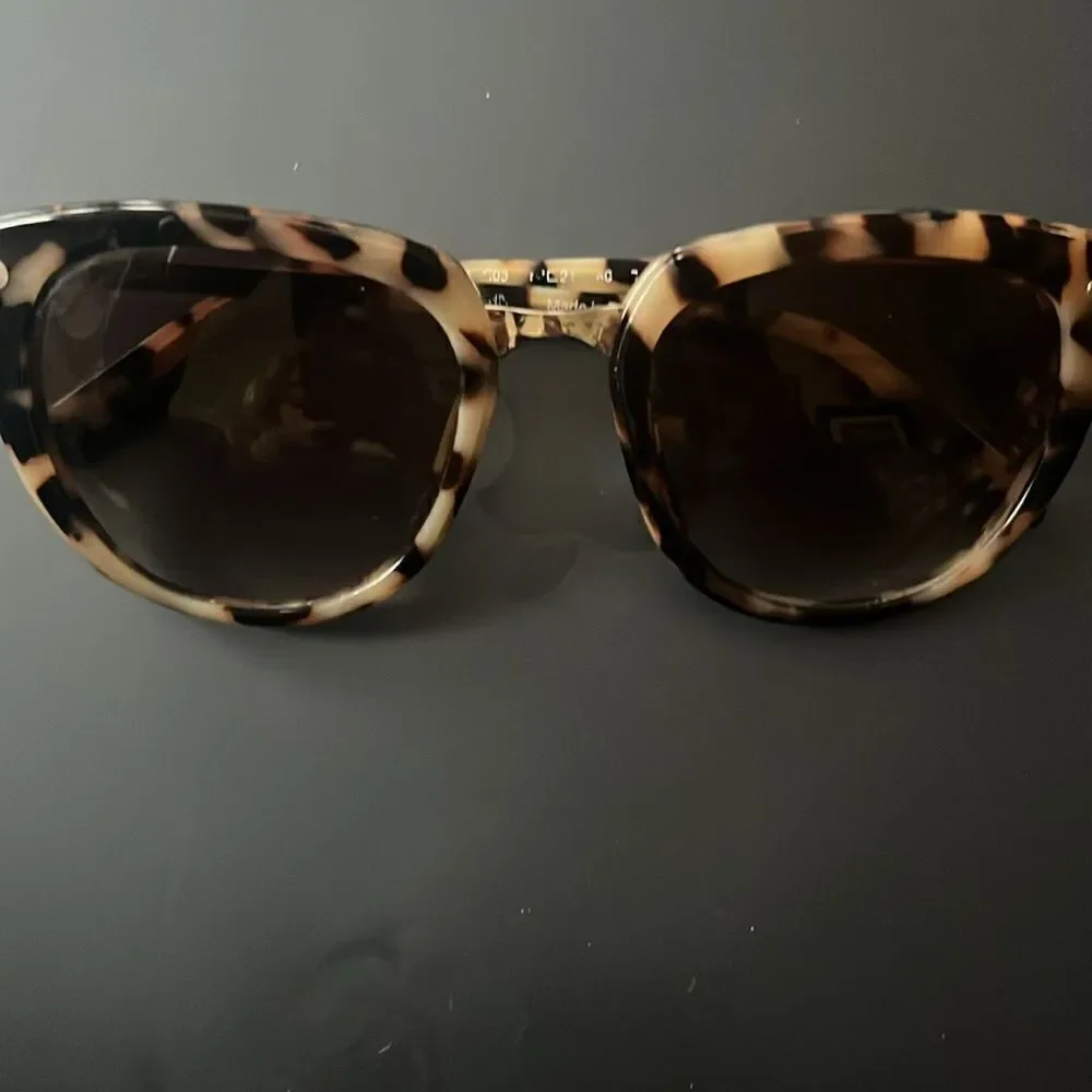 Balmain BL2107B-02-Grey tortoise sunglasses NWT $429